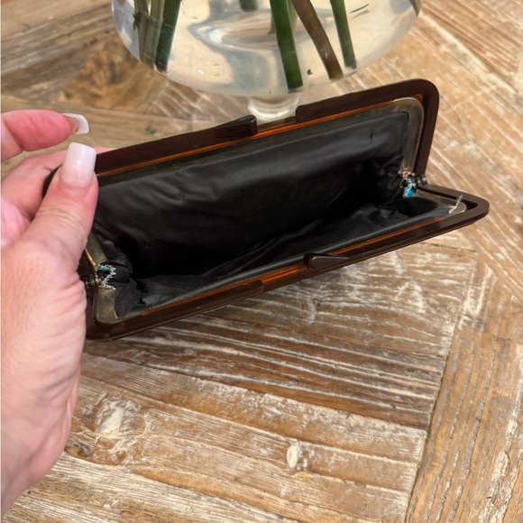 Chinese Clutch - Picture 2 of 4